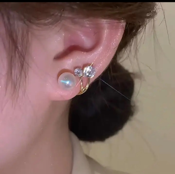 Earring - Picture 2 of 2